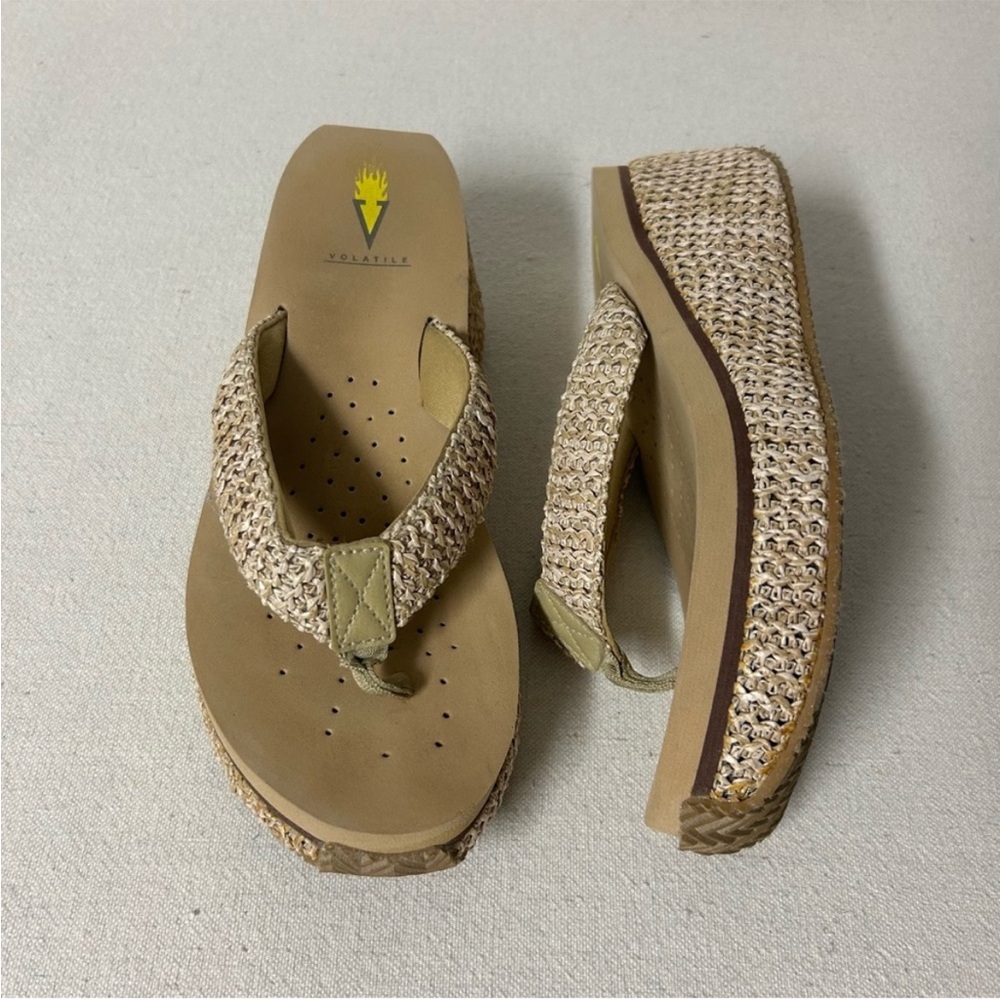 Vantel Pearls Beige Woven Sandals